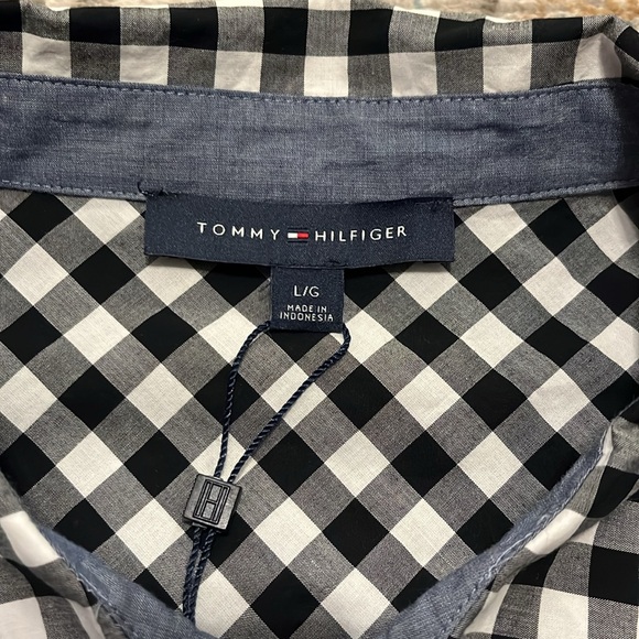 NWT Tommy Hilfiger Black & White Half Zip Top - Picture 3 of 16